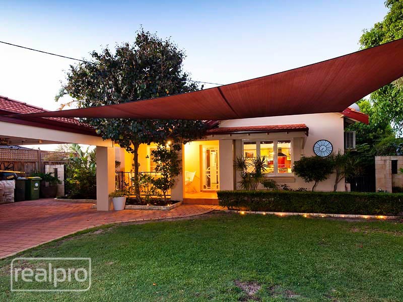 10 Bradshaw Crescent, Manning WA 6152