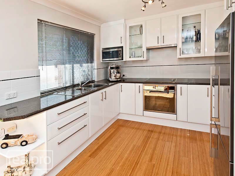 4/96 Edgecumbe Street, Como WA 6152