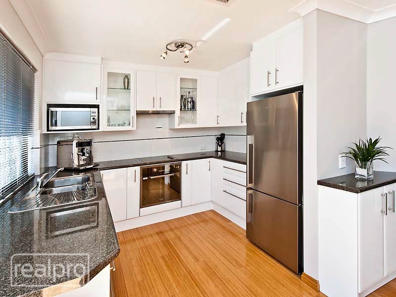 4/96 Edgecumbe Street, Como WA 6152