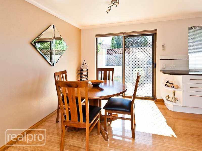 4/96 Edgecumbe Street, Como WA 6152