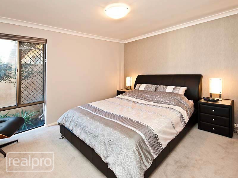 4/96 Edgecumbe Street, Como WA 6152