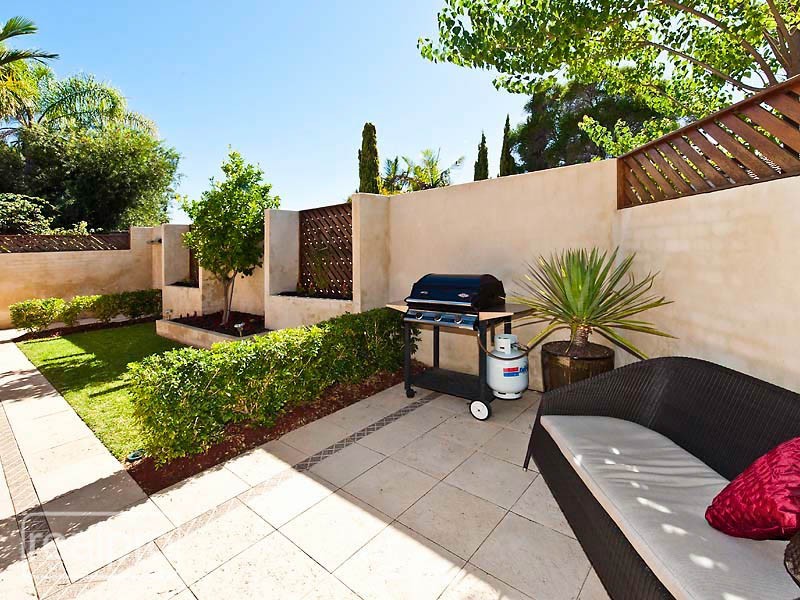 4/96 Edgecumbe Street, Como WA 6152