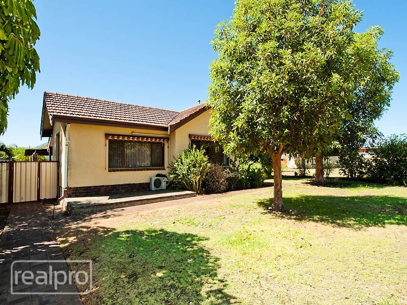 32 Bickley Crescent, Manning WA 6152