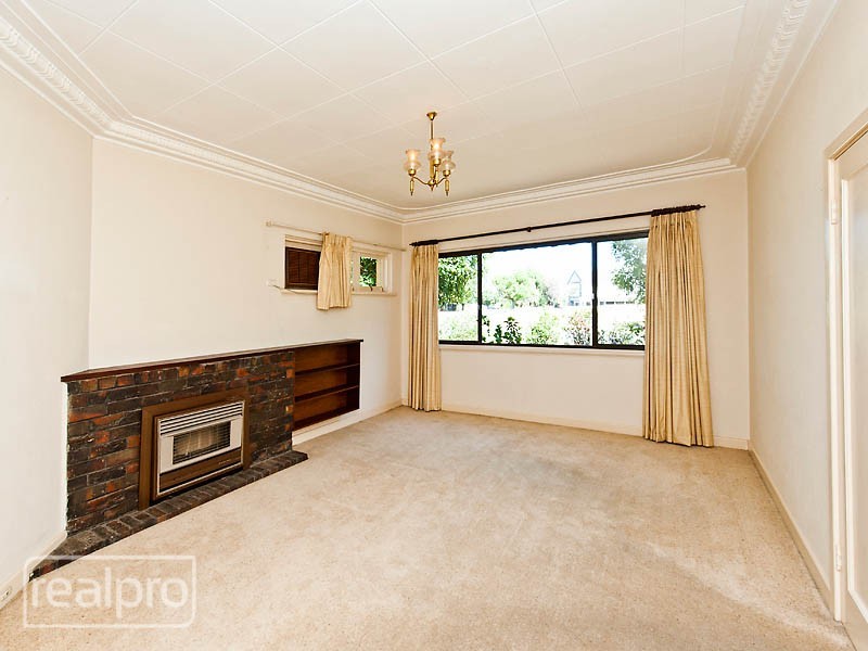 32 Bickley Crescent, Manning WA 6152