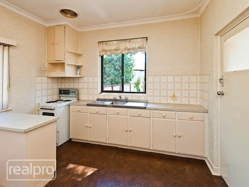 32 Bickley Crescent, Manning WA 6152