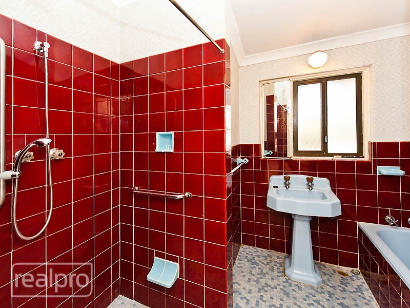 32 Bickley Crescent, Manning WA 6152