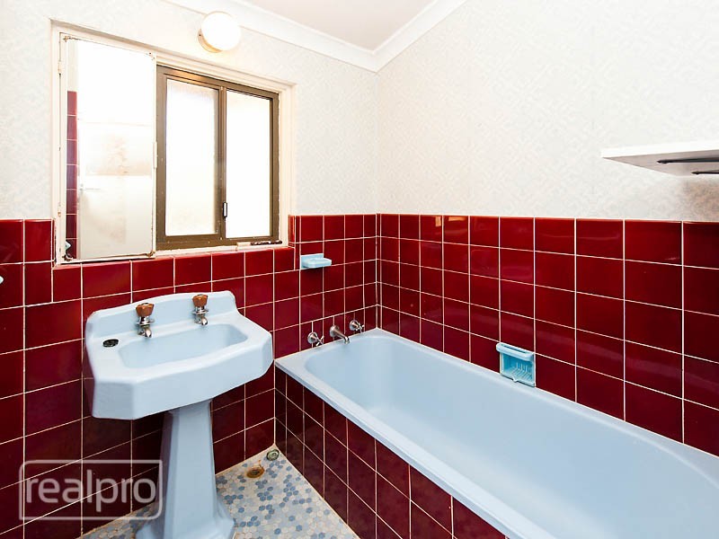 32 Bickley Crescent, Manning WA 6152