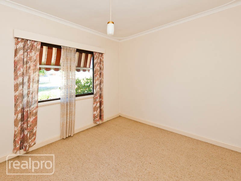 32 Bickley Crescent, Manning WA 6152