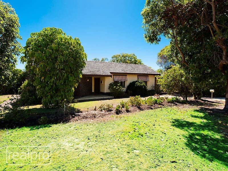 32 Bickley Crescent, Manning WA 6152