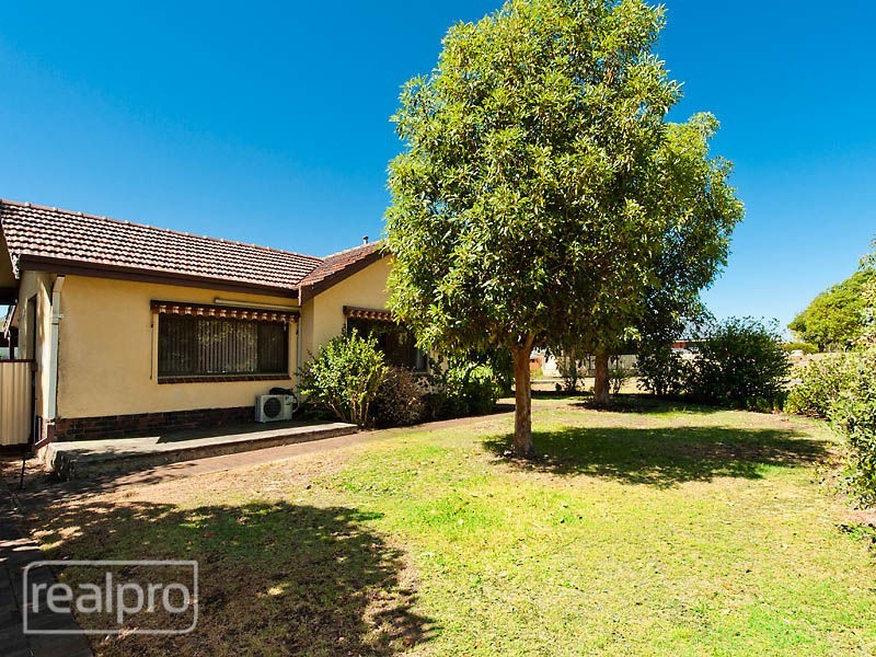 32 Bickley Crescent, Manning WA 6152