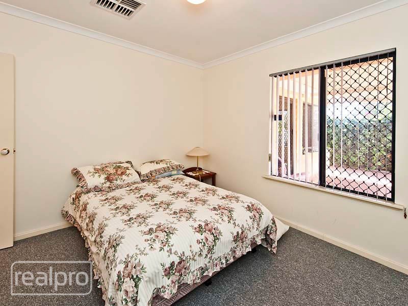 1/30 Henley Street, Como WA 6152