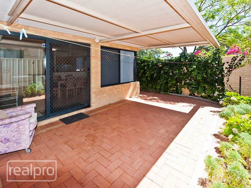 1/30 Henley Street, Como WA 6152