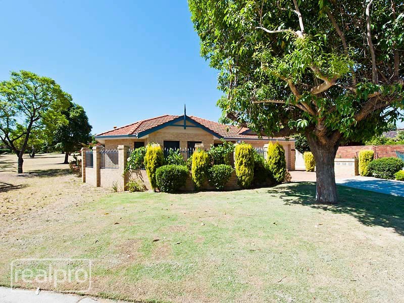 1/30 Henley Street, Como WA 6152