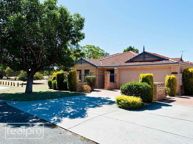 1/30 Henley Street, Como WA 6152