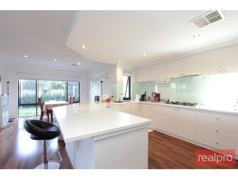 48a Cloister Ave, Manning WA 6152