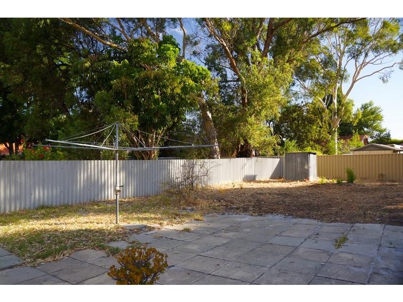 30 Wynyard Way, Thornlie WA 6108