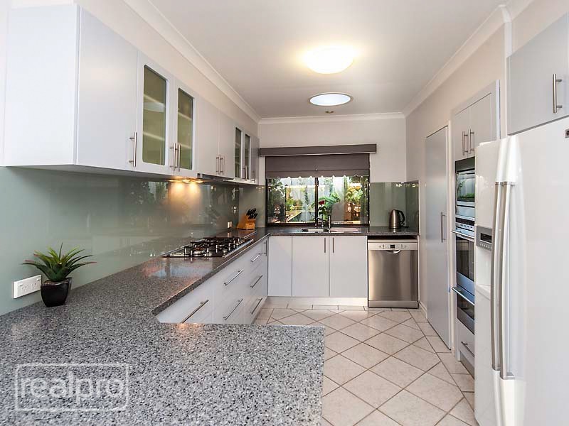 17 Warner Court, Manning WA 6152