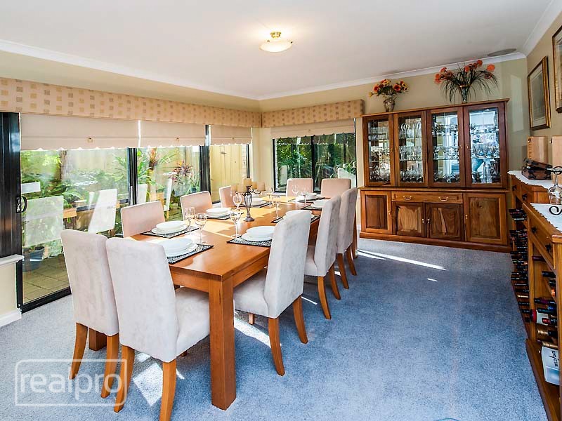 17 Warner Court, Manning WA 6152