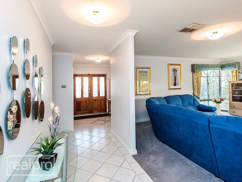 17 Warner Court, Manning WA 6152