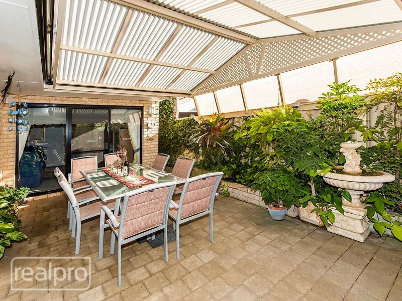 17 Warner Court, Manning WA 6152