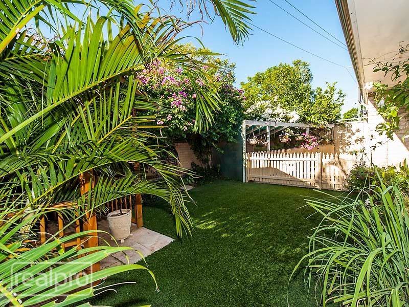 17 Warner Court, Manning WA 6152