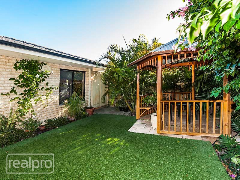 17 Warner Court, Manning WA 6152