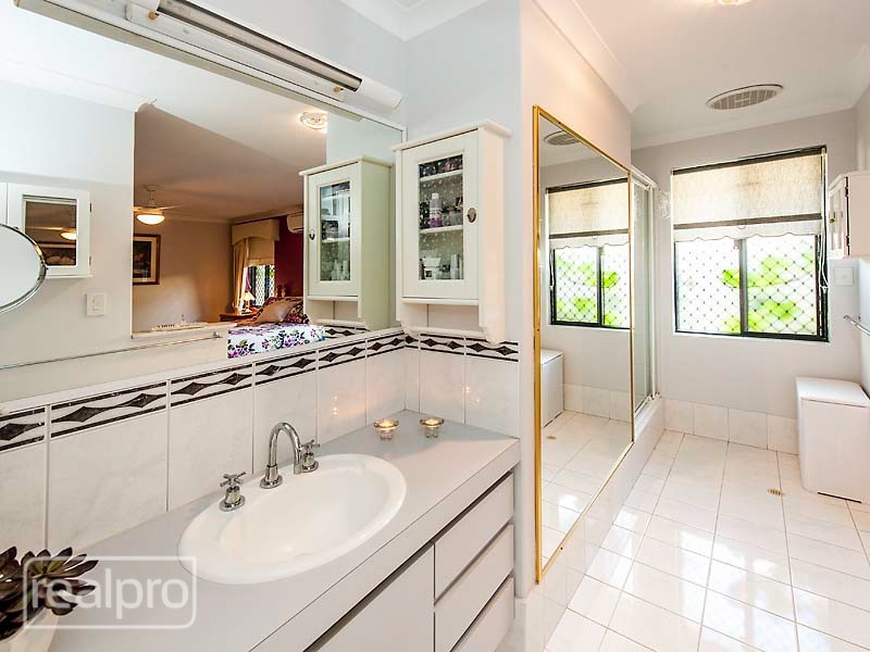 17 Warner Court, Manning WA 6152