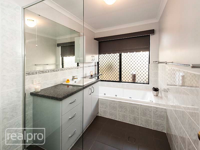 17 Warner Court, Manning WA 6152