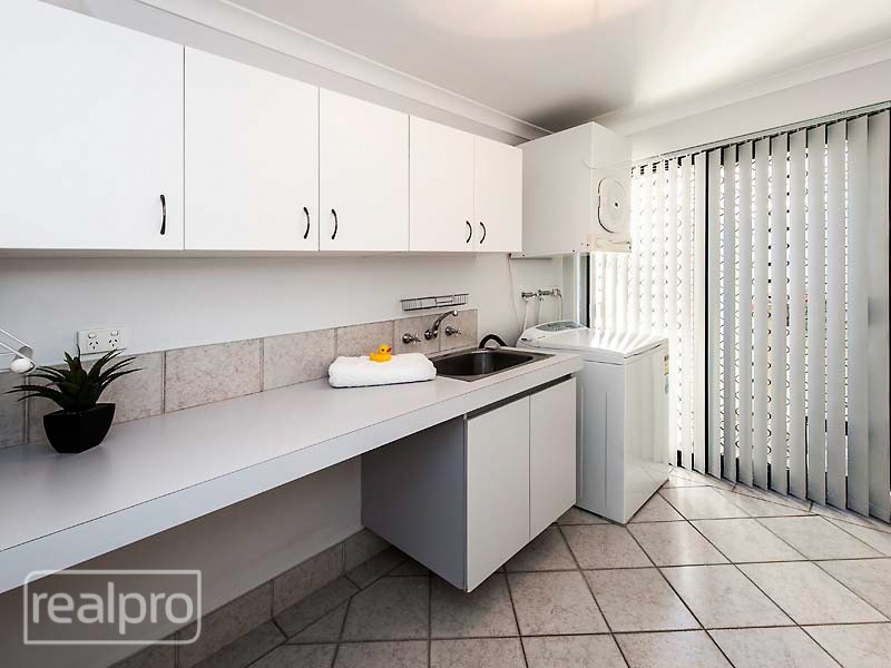 17 Warner Court, Manning WA 6152