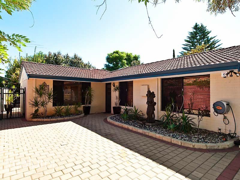 39B Bickley Crescent, Manning WA 6152