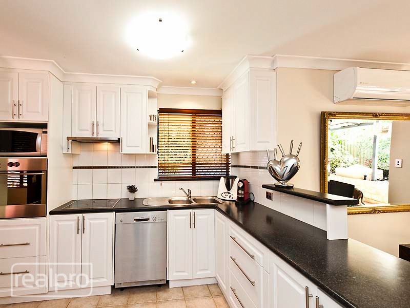 39B Bickley Crescent, Manning WA 6152