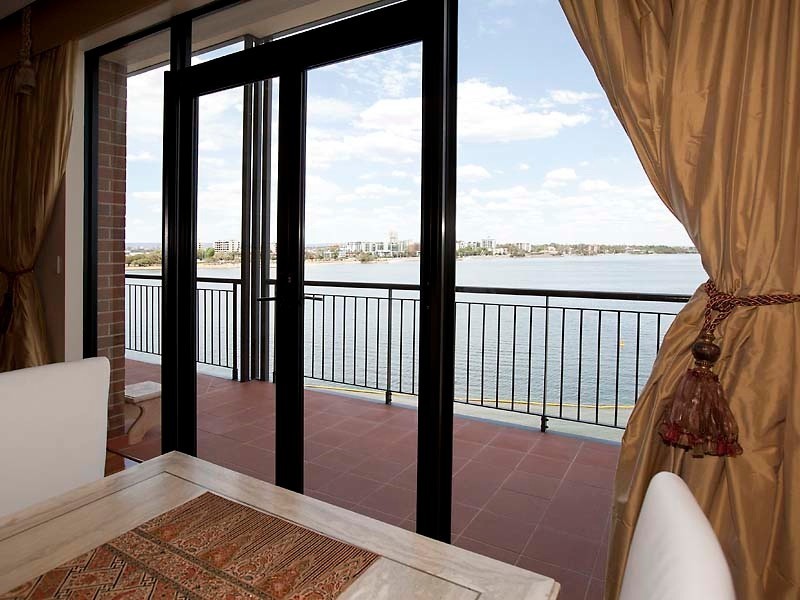 302/171-173 Mounts Bay Road, Crawley WA 6009