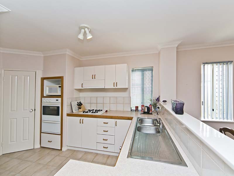 2/63 Gardner Street, Como WA 6152