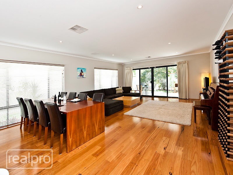 37A Crawshaw Crescent, Manning WA 6152