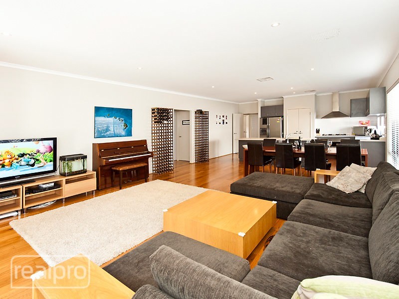 37A Crawshaw Crescent, Manning WA 6152