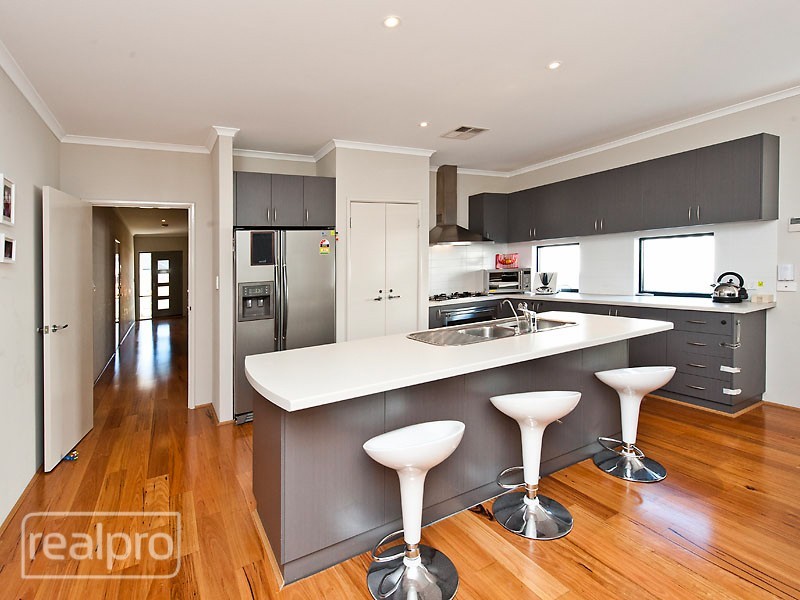 37A Crawshaw Crescent, Manning WA 6152