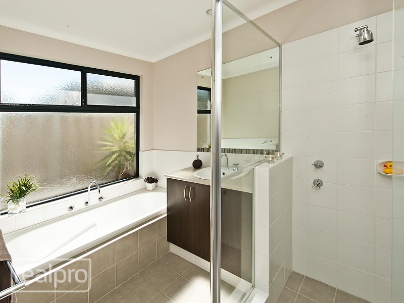 37A Crawshaw Crescent, Manning WA 6152