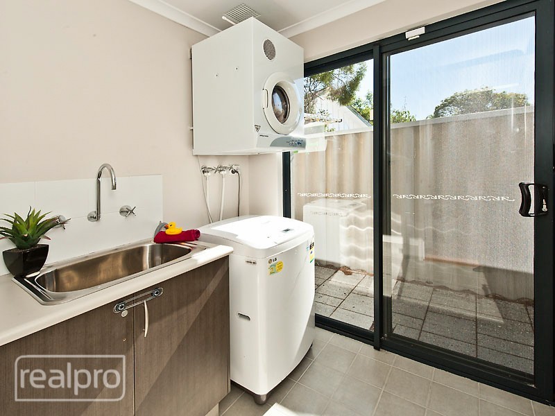 37A Crawshaw Crescent, Manning WA 6152