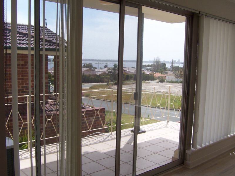 4/5 Cassey Street, Como WA 6152