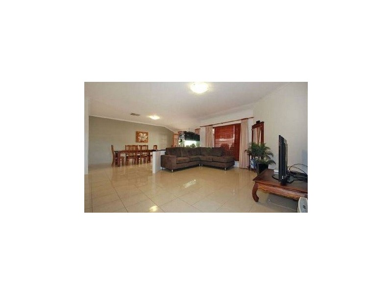 26 Kardan Circuit, Karawara WA 6152
