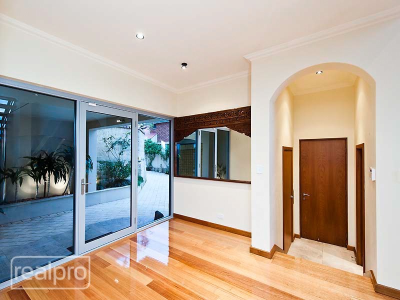 14 Phyllis Street, North Fremantle WA 6159