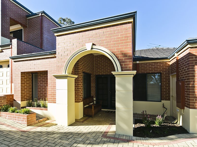 4/152 Gwenyfred Road, Kensington WA 6151