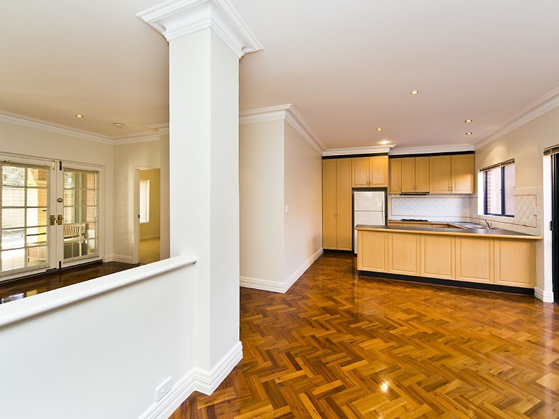 4/152 Gwenyfred Road, Kensington WA 6151