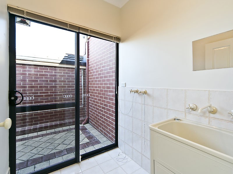 4/152 Gwenyfred Road, Kensington WA 6151