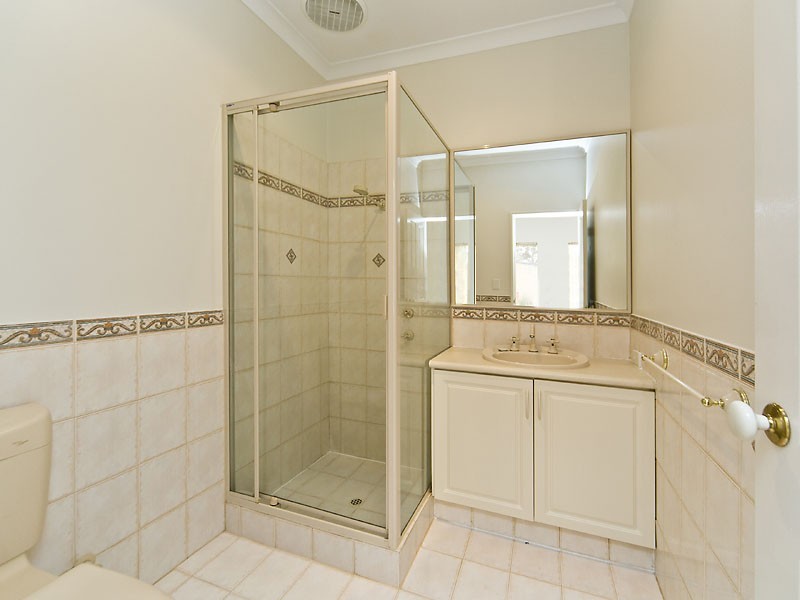 4/152 Gwenyfred Road, Kensington WA 6151