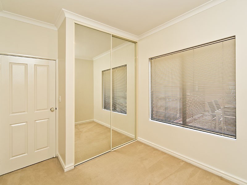 4/152 Gwenyfred Road, Kensington WA 6151