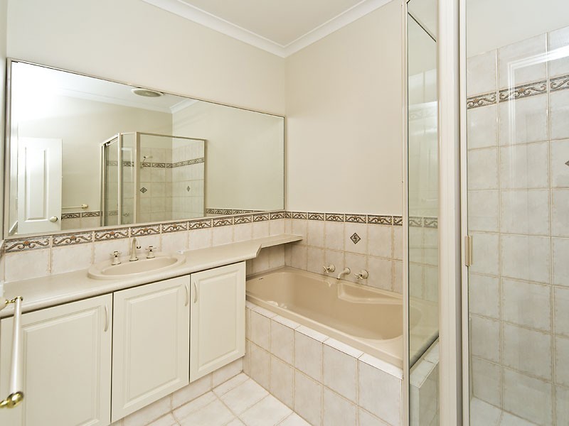 4/152 Gwenyfred Road, Kensington WA 6151