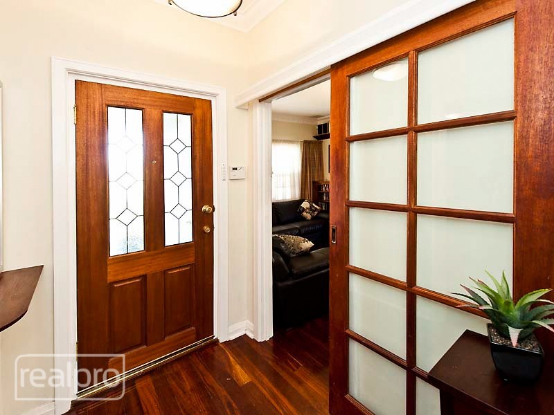 21 Cornish Crescent, Manning WA 6152
