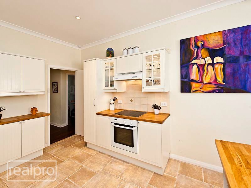21 Cornish Crescent, Manning WA 6152