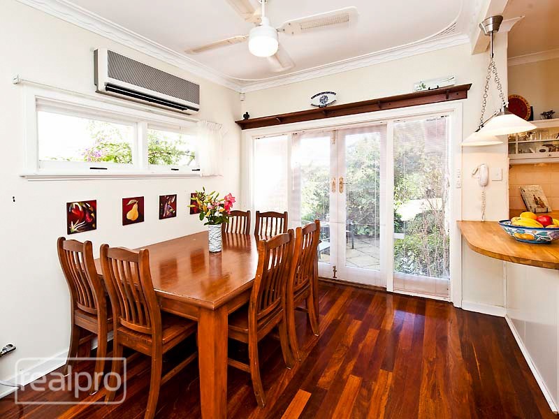 21 Cornish Crescent, Manning WA 6152